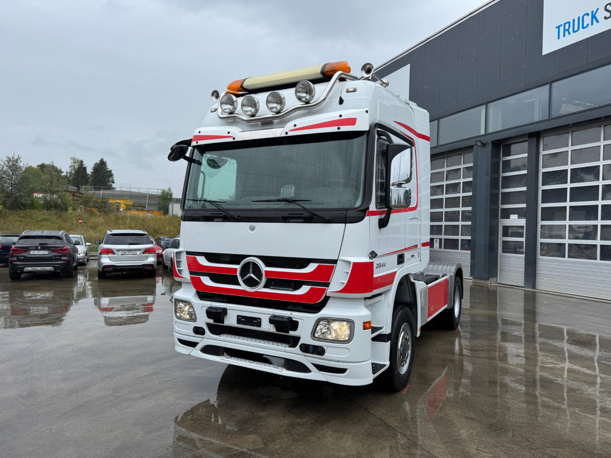 MERCEDES Actros 2044 4x4 - Ťahač: obrázok 1 MERCEDES Actros 2044 4x4 - Ťahač: obrázok 1