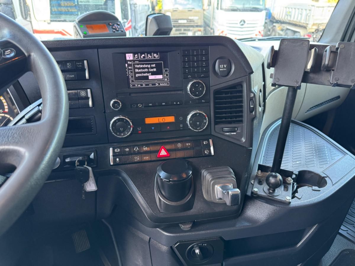 Ťahač MERCEDES Actros 3358 6x4 120T: obrázok 15 Ťahač MERCEDES Actros 3358 6x4 120T: obrázok 15