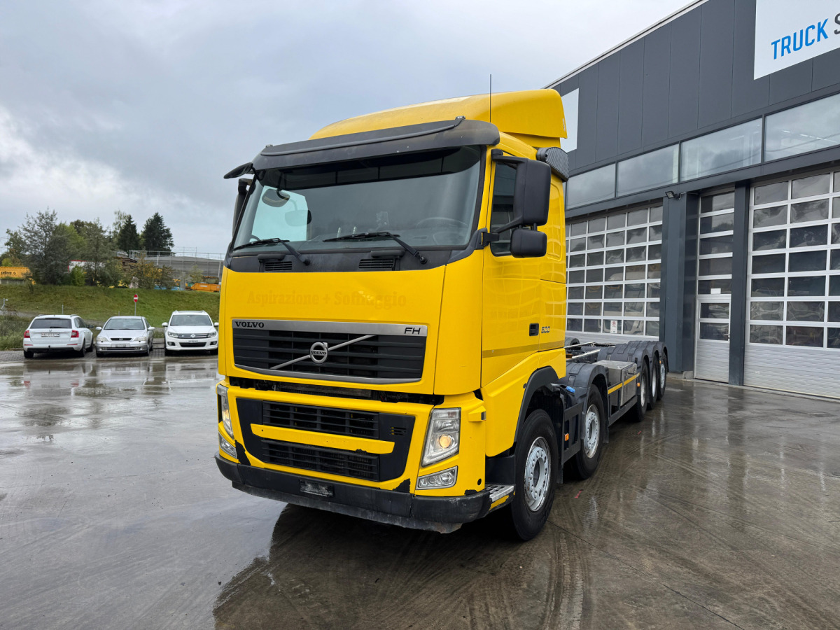VOLVO FH-500 10x4 - Podvozek s kabinou: obrázok 1 VOLVO FH-500 10x4 - Podvozek s kabinou: obrázok 1