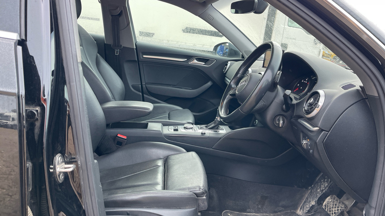 AUDI A3 2.0 35 TDI SPORT - Hatchback: obrázok 5 AUDI A3 2.0 35 TDI SPORT - Hatchback: obrázok 5