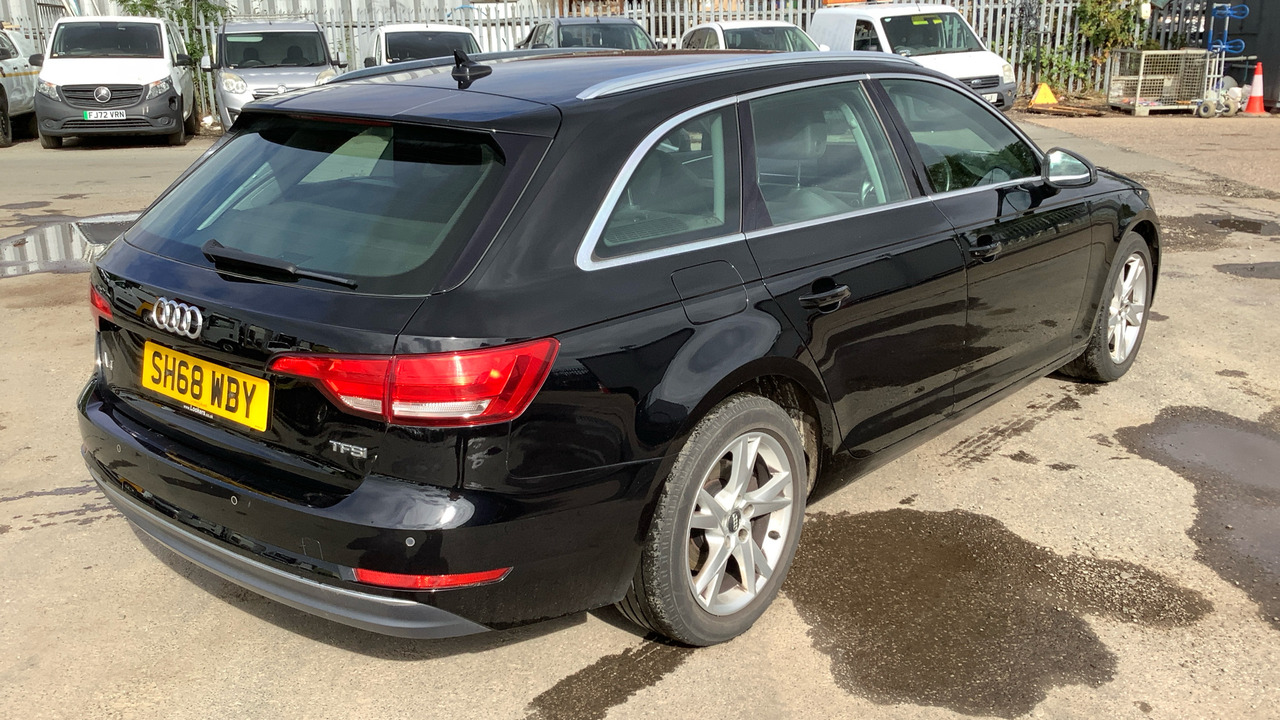 AUDI A4 1.4 TFSI SPORT - Automobil: obrázok 4 AUDI A4 1.4 TFSI SPORT - Automobil: obrázok 4