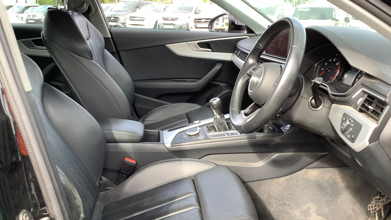 AUDI A4 1.4 TFSI SPORT - Automobil: obrázok 5 AUDI A4 1.4 TFSI SPORT - Automobil: obrázok 5