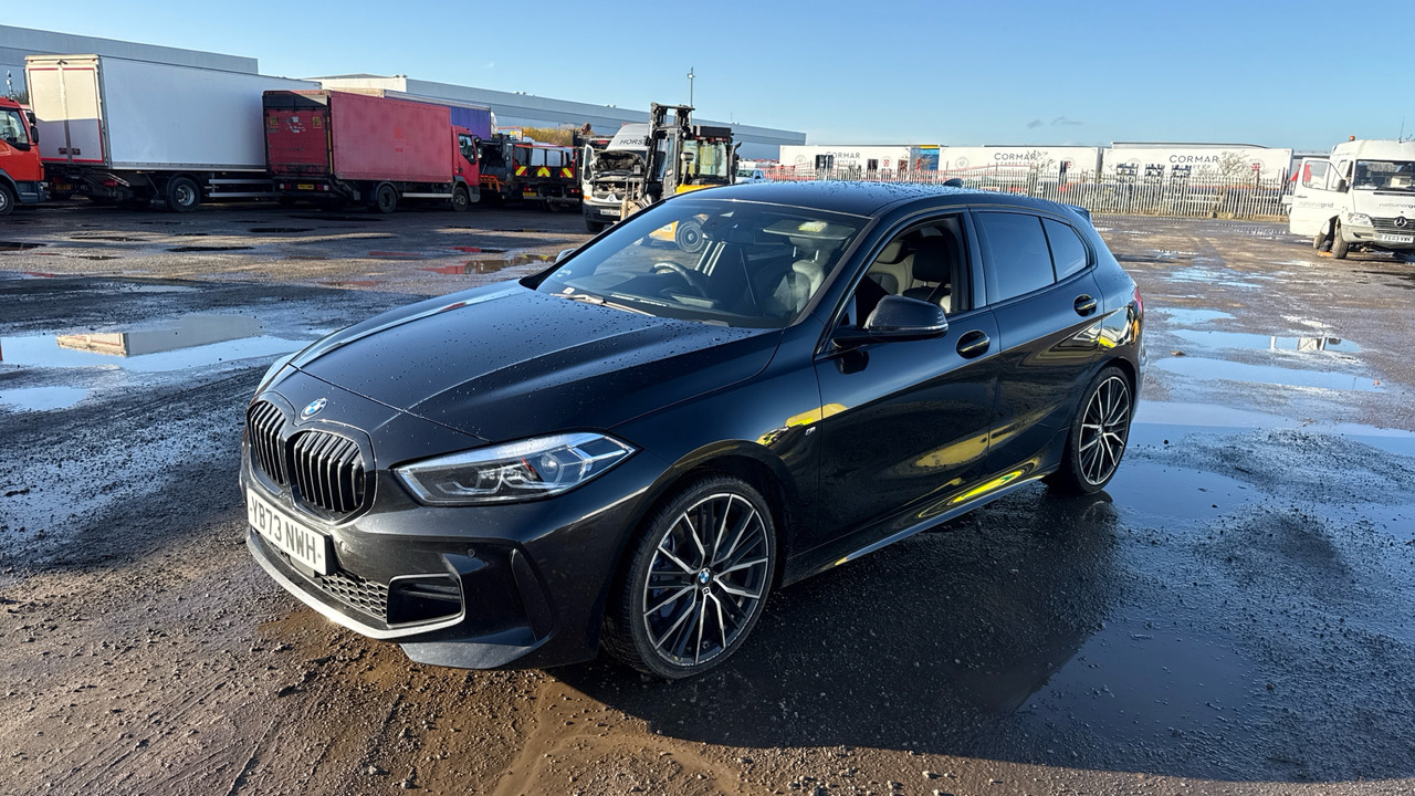 BMW 1 Series 118i M Sport - Hatchback: obrázok 2 BMW 1 Series 118i M Sport - Hatchback: obrázok 2