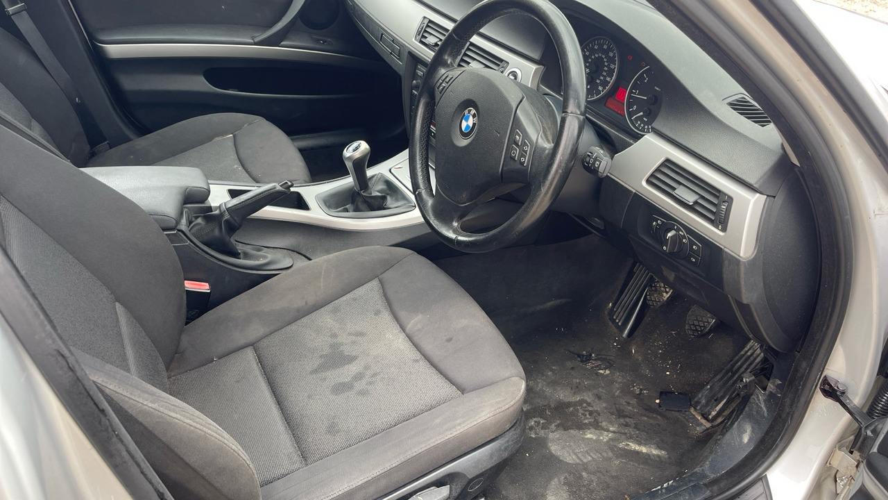 BMW 318 I - Automobil: obrázok 5 BMW 318 I - Automobil: obrázok 5