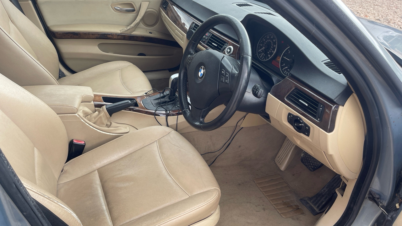 BMW 320 I - Hatchback: obrázok 5 BMW 320 I - Hatchback: obrázok 5