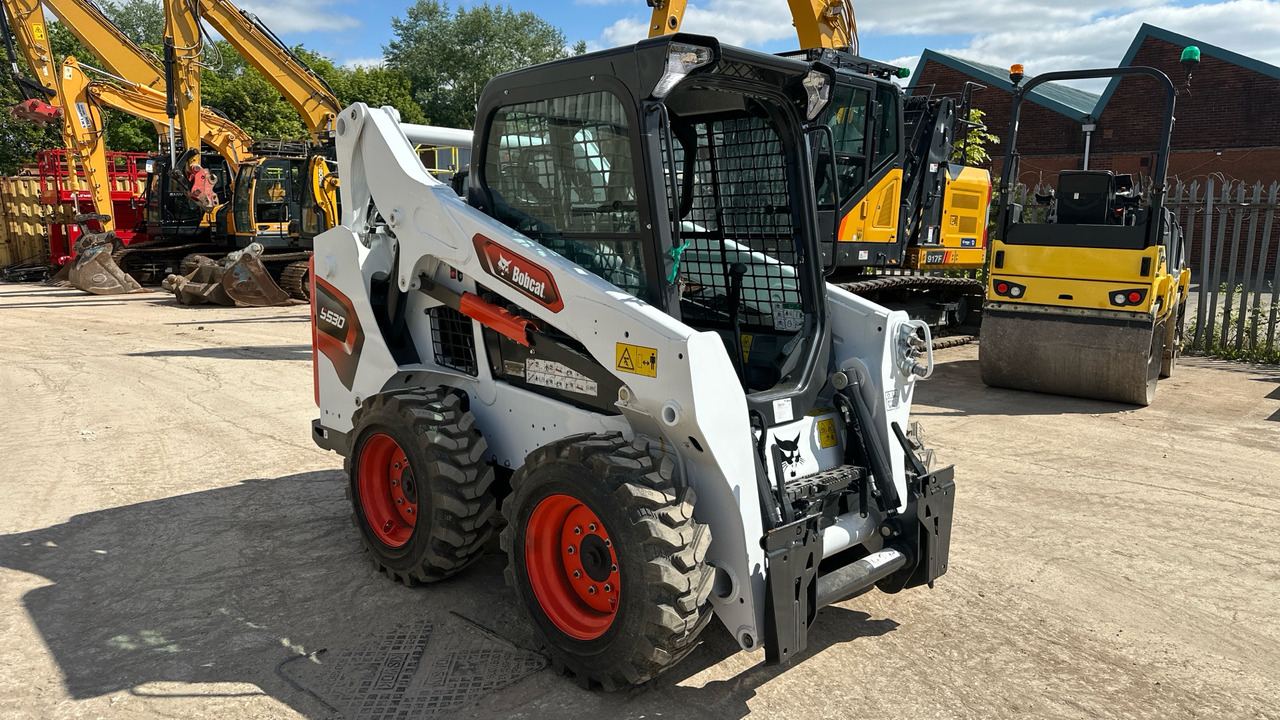 BOBCAT S530 - Šmykom riadený nakladač: obrázok 1 BOBCAT S530 - Šmykom riadený nakladač: obrázok 1