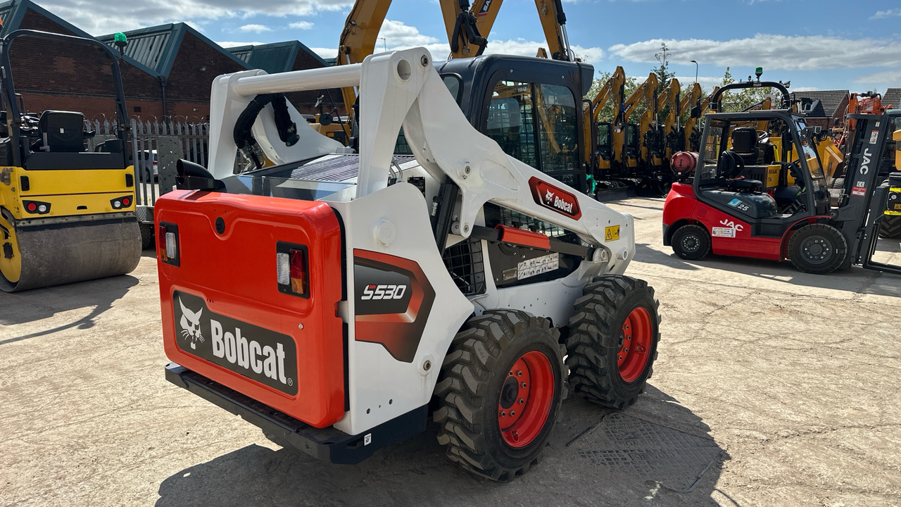 BOBCAT S530 - Šmykom riadený nakladač: obrázok 4 BOBCAT S530 - Šmykom riadený nakladač: obrázok 4