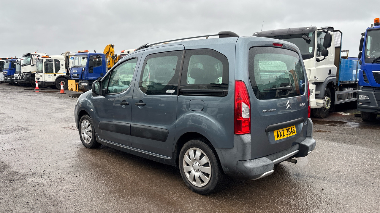 CITROEN BERLINGO MULTISPACE 1.6 HDI 90PS XTR - Automobil: obrázok 3 CITROEN BERLINGO MULTISPACE 1.6 HDI 90PS XTR - Automobil: obrázok 3