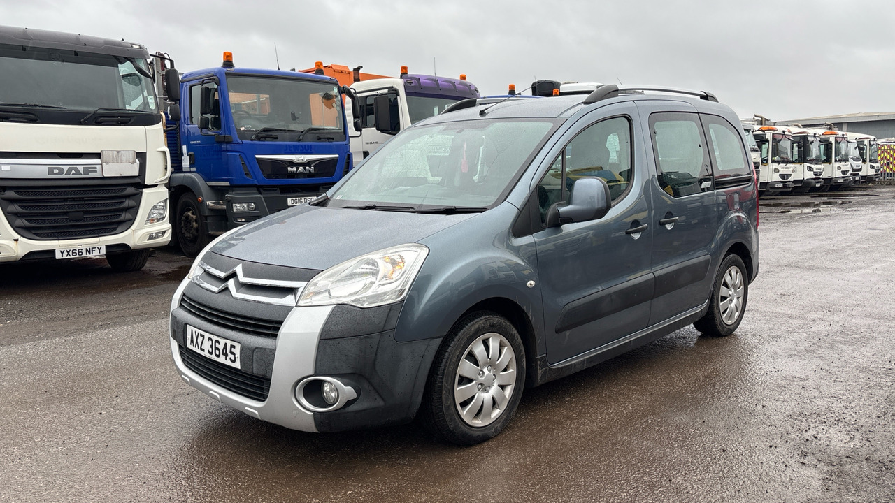 CITROEN BERLINGO MULTISPACE 1.6 HDI 90PS XTR - Automobil: obrázok 2 CITROEN BERLINGO MULTISPACE 1.6 HDI 90PS XTR - Automobil: obrázok 2