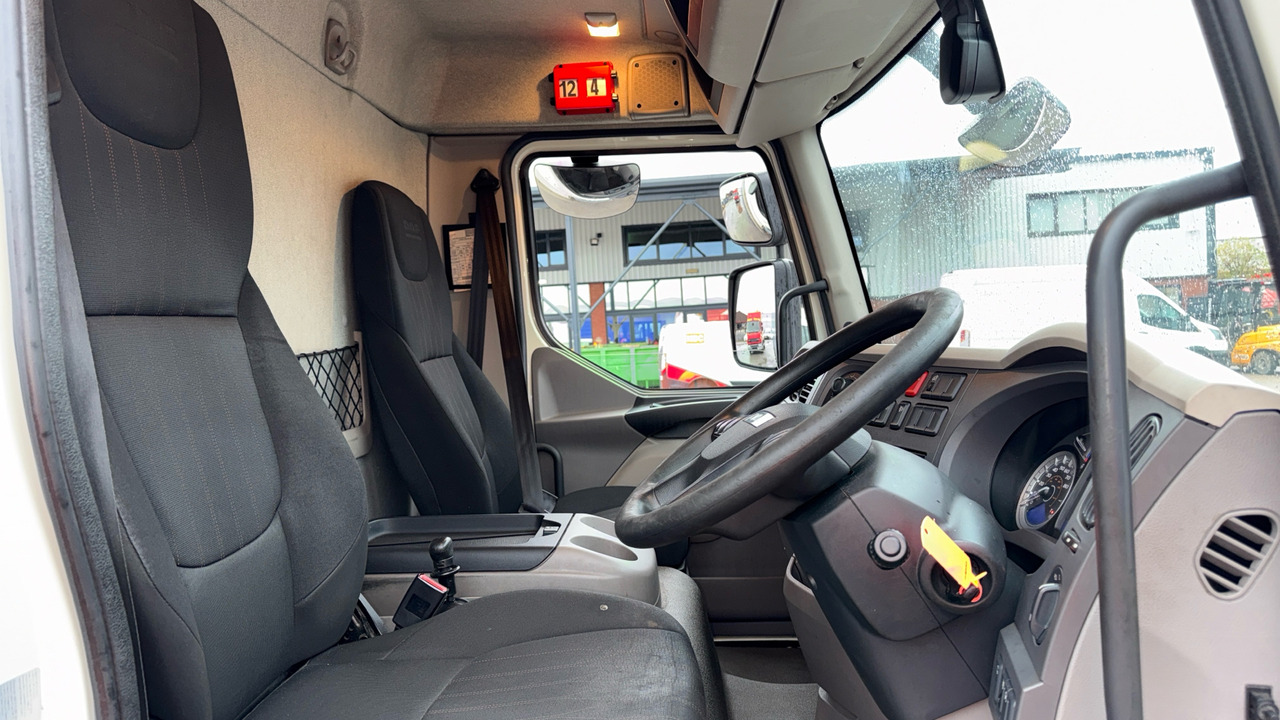 DAF LF 180 - Plachtové nákladné vozidlo: obrázok 5 DAF LF 180 - Plachtové nákladné vozidlo: obrázok 5