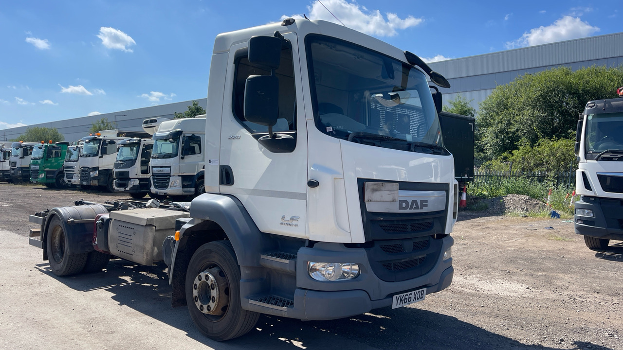 DAF LF 220 - Podvozek s kabinou: obrázok 1 DAF LF 220 - Podvozek s kabinou: obrázok 1