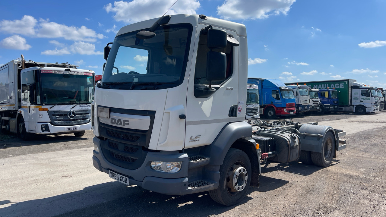 DAF LF 220 - Podvozek s kabinou: obrázok 2 DAF LF 220 - Podvozek s kabinou: obrázok 2