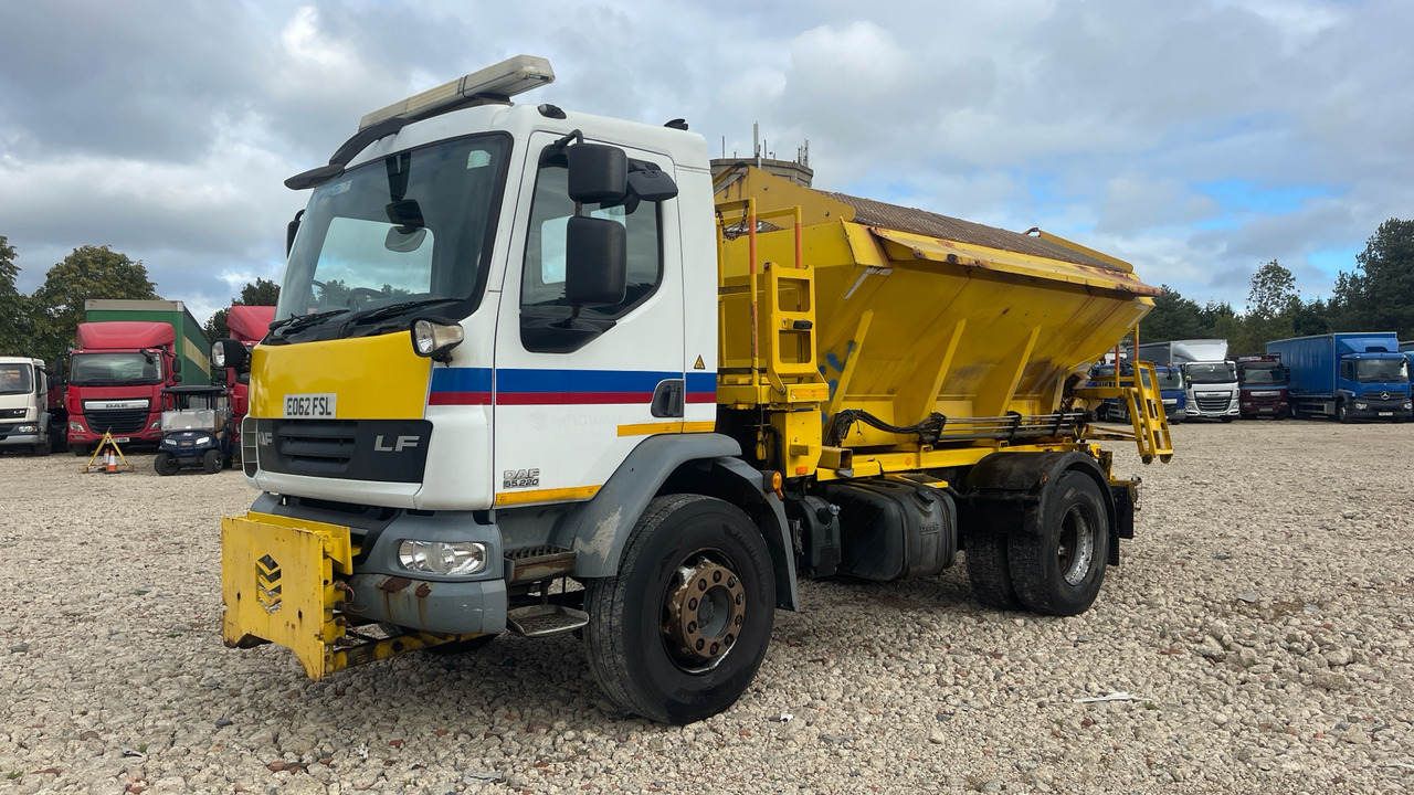 DAF LF 55.220 - Vozidlo na odpratávanie snehu: obrázok 2 DAF LF 55.220 - Vozidlo na odpratávanie snehu: obrázok 2