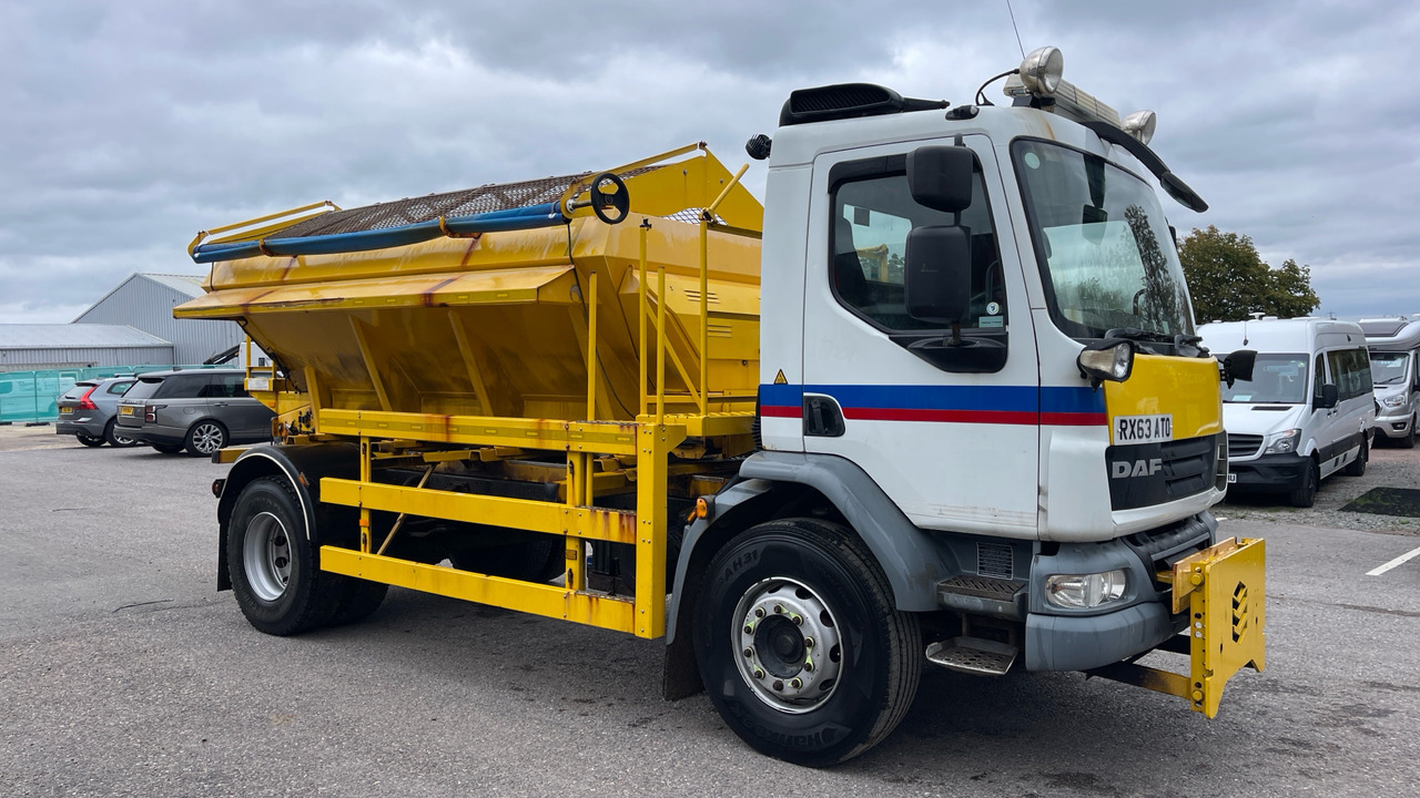 DAF LF 55.220 - Vozidlo na odpratávanie snehu: obrázok 1 DAF LF 55.220 - Vozidlo na odpratávanie snehu: obrázok 1