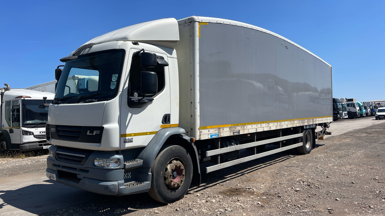 DAF LF 55.220 - Skříňový nákladní auto: obrázok 2 DAF LF 55.220 - Skříňový nákladní auto: obrázok 2