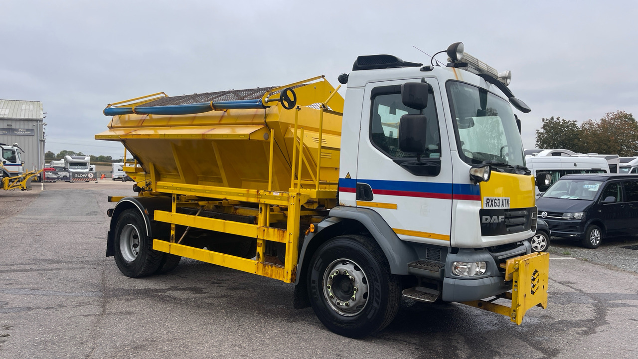 DAF LF 55.220 - Vozidlo na odpratávanie snehu: obrázok 1 DAF LF 55.220 - Vozidlo na odpratávanie snehu: obrázok 1