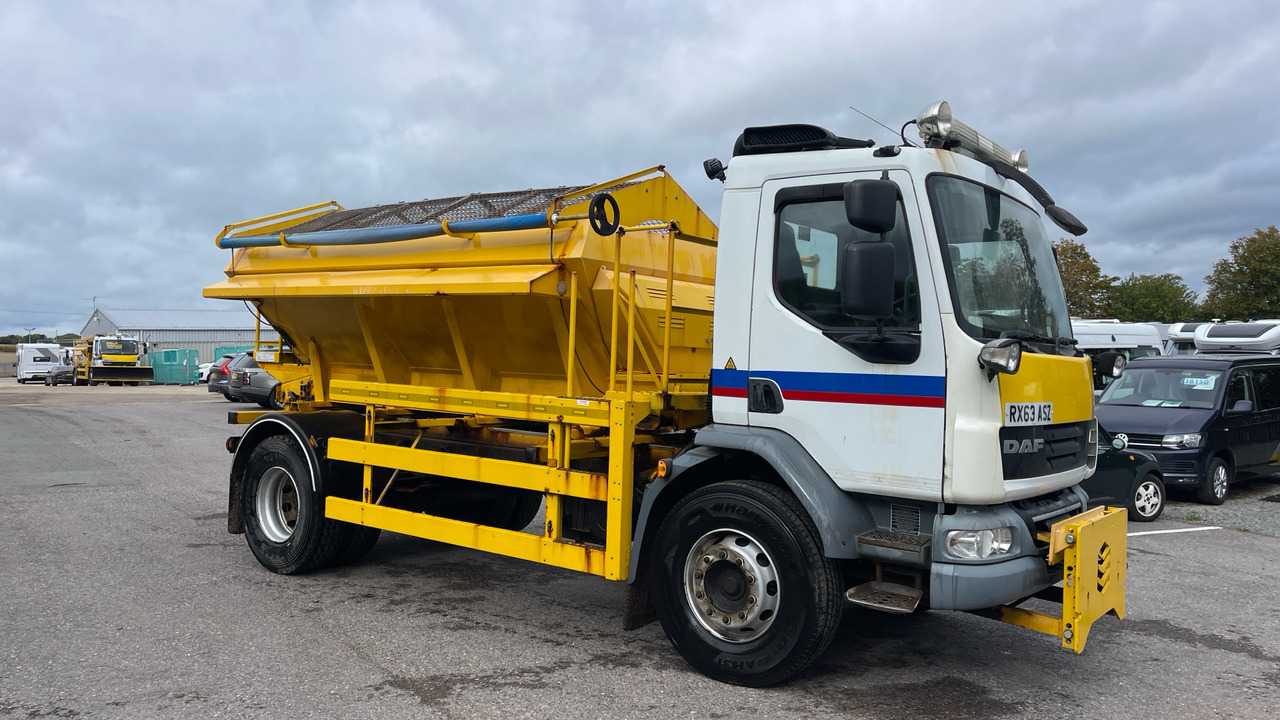 DAF LF 55.220 - Vozidlo na odpratávanie snehu: obrázok 1 DAF LF 55.220 - Vozidlo na odpratávanie snehu: obrázok 1