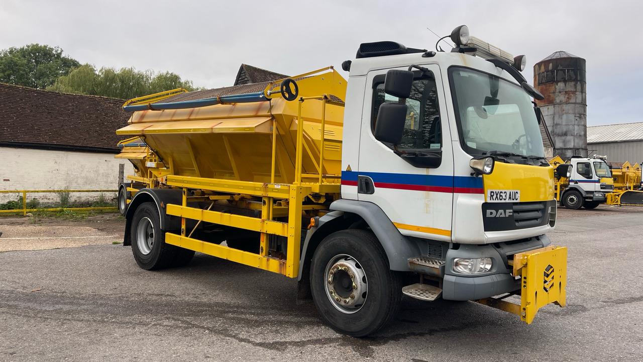 DAF LF 55.220 - Vozidlo na odpratávanie snehu: obrázok 1 DAF LF 55.220 - Vozidlo na odpratávanie snehu: obrázok 1