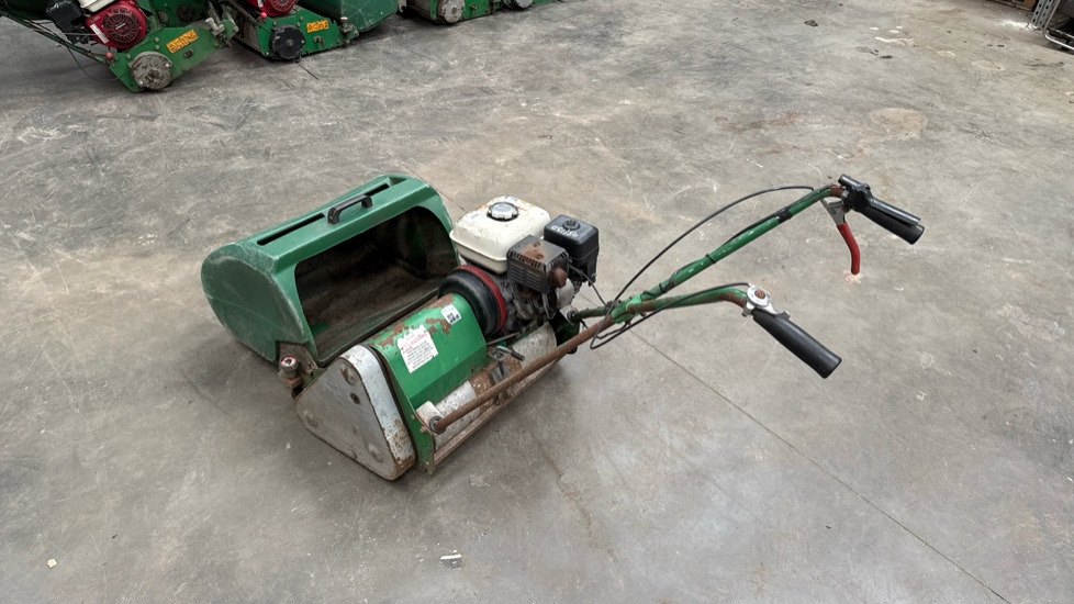 DENNIS FT510 PEDESTRIAN CYLINDER MOWER WITH 5K UNIT AND GRASS BOX - Stavebné zariadenia: obrázok 4 DENNIS FT510 PEDESTRIAN CYLINDER MOWER WITH 5K UNIT AND GRASS BOX - Stavebné zariadenia: obrázok 4
