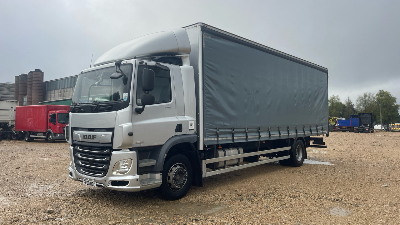 Daf CF 260 - Plachtové nákladné vozidlo: obrázok 2 Daf CF 260 - Plachtové nákladné vozidlo: obrázok 2
