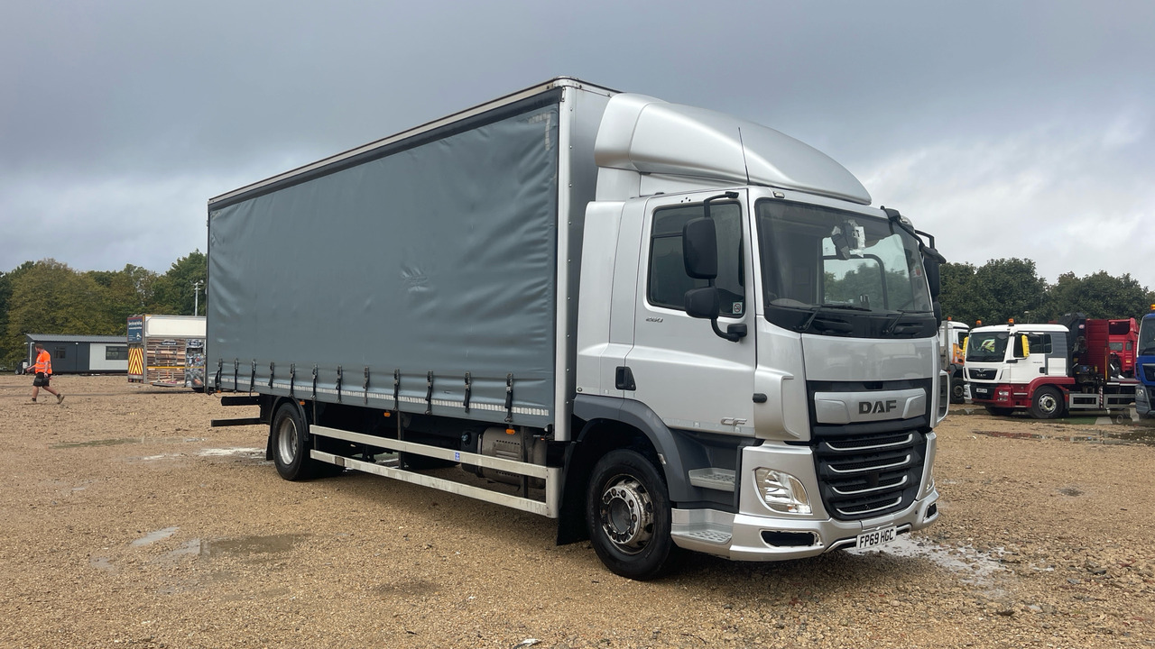Daf CF 260 - Plachtové nákladné vozidlo: obrázok 1 Daf CF 260 - Plachtové nákladné vozidlo: obrázok 1