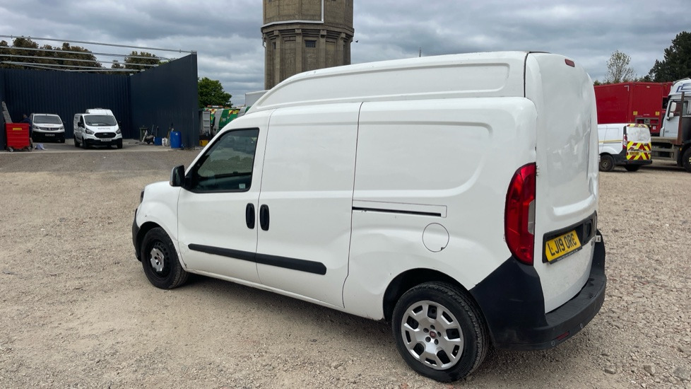 FIAT DOBLO 1.6 Multijet 16V 120 SX Van Start Stop - Furgon: obrázok 3 FIAT DOBLO 1.6 Multijet 16V 120 SX Van Start Stop - Furgon: obrázok 3