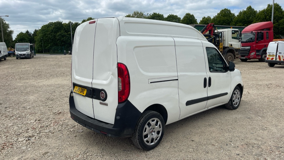 FIAT DOBLO 1.6 Multijet 16V 120 SX Van Start Stop - Furgon: obrázok 4 FIAT DOBLO 1.6 Multijet 16V 120 SX Van Start Stop - Furgon: obrázok 4