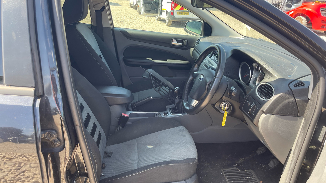 FORD FOCUS 115 1.8 TDCI - Hatchback: obrázok 5 FORD FOCUS 115 1.8 TDCI - Hatchback: obrázok 5