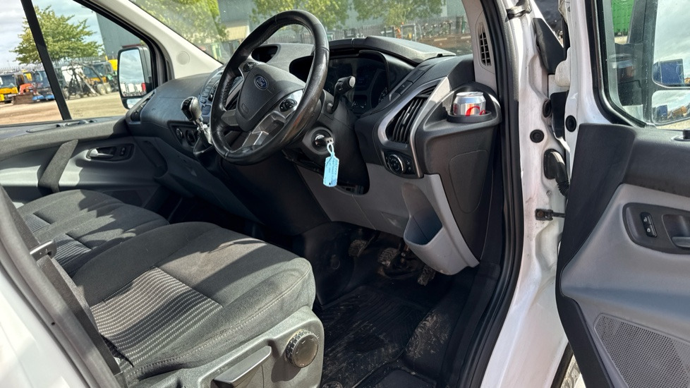 FORD TRANSIT CUSTOM 340 2.0 TDCI 130PS - Malá dodávka: obrázok 5 FORD TRANSIT CUSTOM 340 2.0 TDCI 130PS - Malá dodávka: obrázok 5