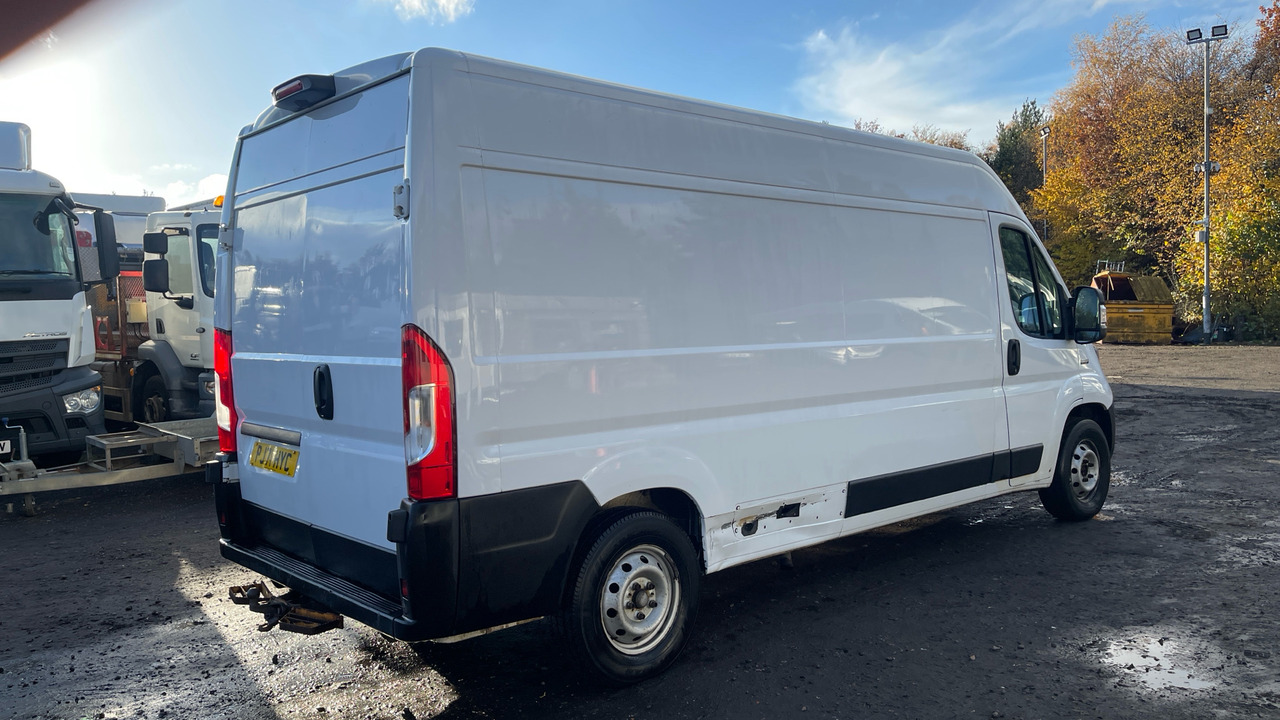 Fiat Ducato 35 2.2 Multijet 140 PS - Furgon: obrázok 4 Fiat Ducato 35 2.2 Multijet 140 PS - Furgon: obrázok 4