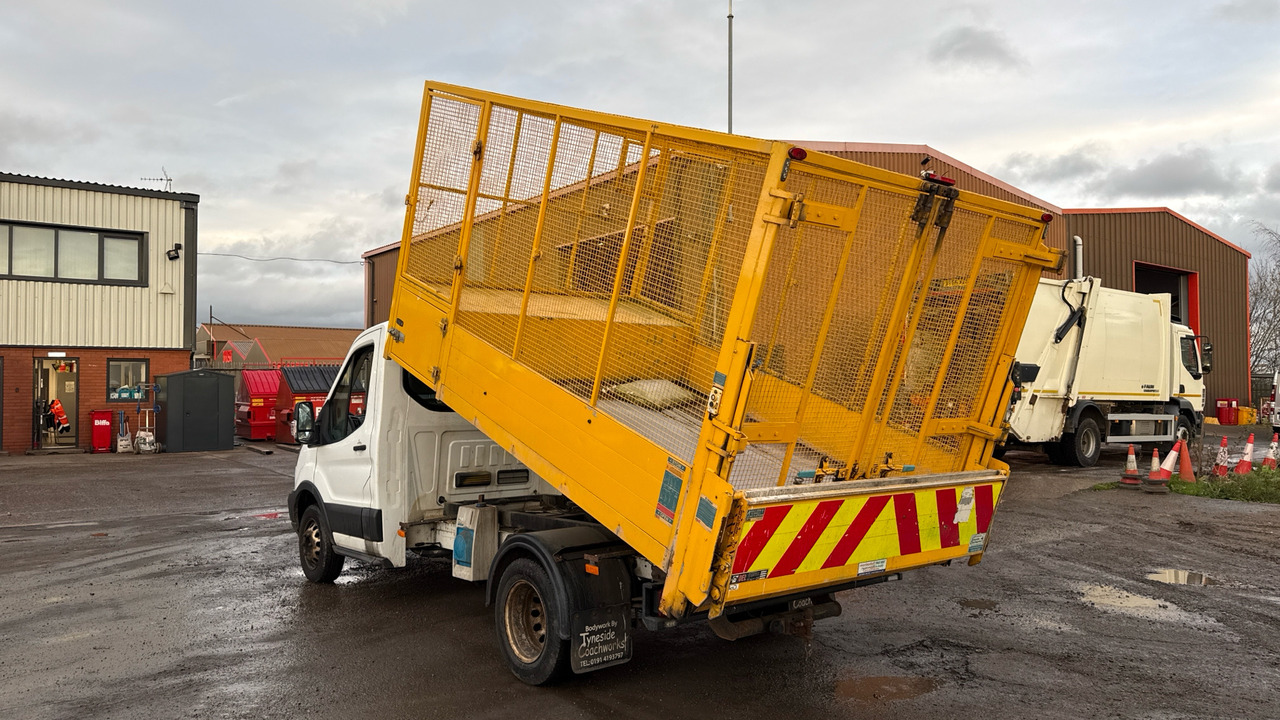 Ford Transit 350 2.0 TDCI 130PS - Dodávka sklápač: obrázok 3 Ford Transit 350 2.0 TDCI 130PS - Dodávka sklápač: obrázok 3
