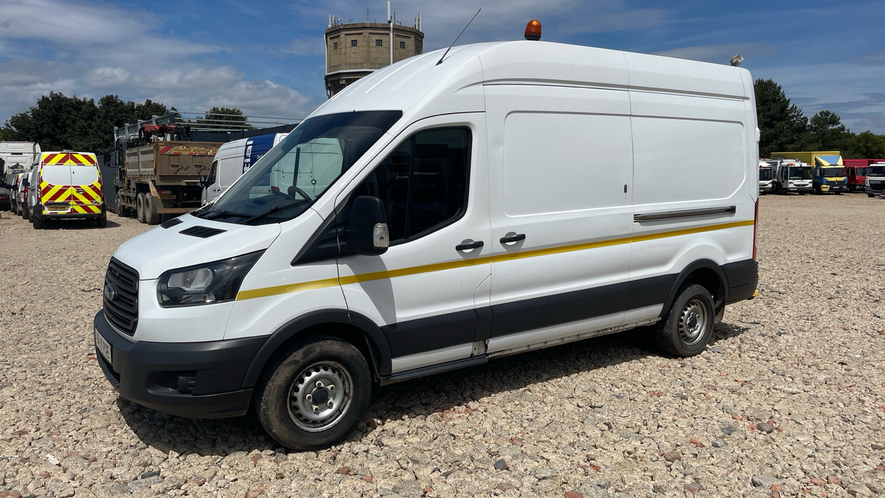 Ford Transit 350 2.0 TDCI 130PS - Furgon: obrázok 2 Ford Transit 350 2.0 TDCI 130PS - Furgon: obrázok 2