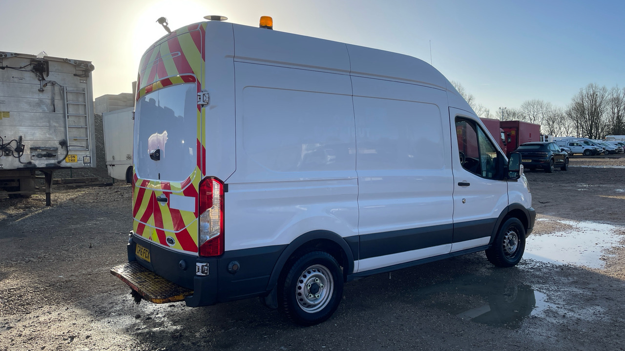 Ford Transit 350 2.2 TDCI 155PS - Furgon: obrázok 4 Ford Transit 350 2.2 TDCI 155PS - Furgon: obrázok 4