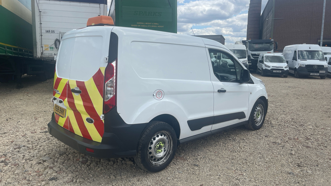 Ford Transit Connect 220 1.5 TDCI 100PS - Malá dodávka: obrázok 4 Ford Transit Connect 220 1.5 TDCI 100PS - Malá dodávka: obrázok 4
