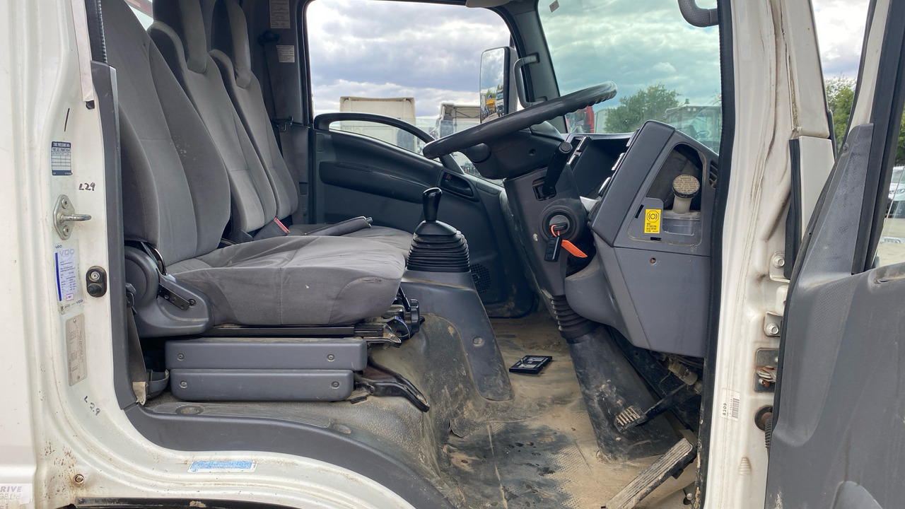 ISUZU FORWARD N75.150 - Valníkový/ Plošinový nákladný automobil: obrázok 5 ISUZU FORWARD N75.150 - Valníkový/ Plošinový nákladný automobil: obrázok 5