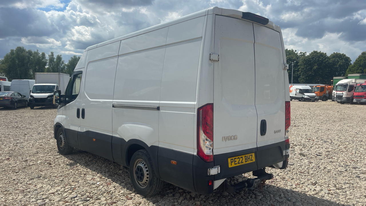 IVECO DAILY 35-140 2.3 3520 WB - Furgon: obrázok 3 IVECO DAILY 35-140 2.3 3520 WB - Furgon: obrázok 3