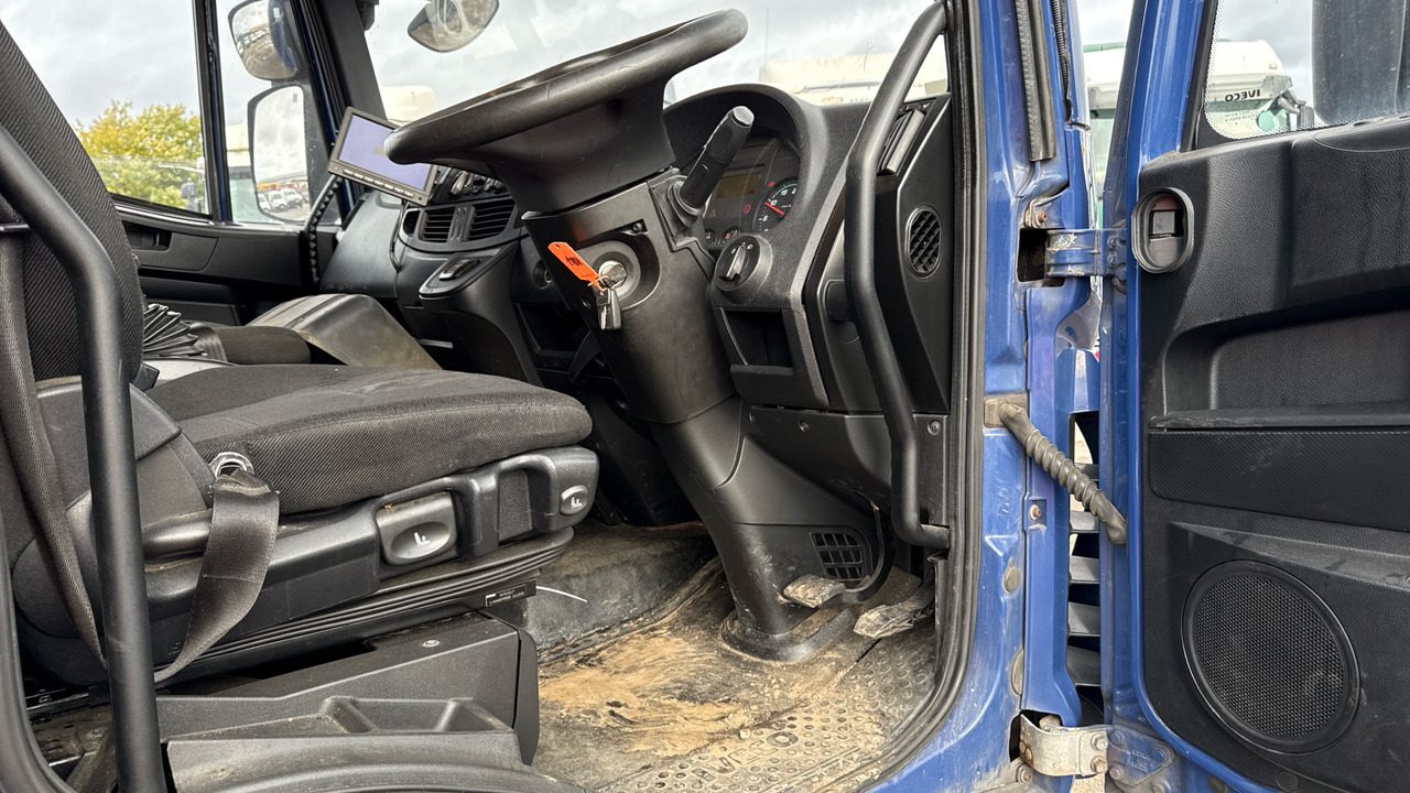 IVECO EUROCARGO 120-210 - Plachtové nákladné vozidlo: obrázok 5 IVECO EUROCARGO 120-210 - Plachtové nákladné vozidlo: obrázok 5