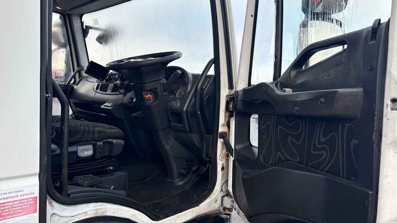 IVECO EUROCARGO 140E18 - Skříňový nákladní auto: obrázok 5 IVECO EUROCARGO 140E18 - Skříňový nákladní auto: obrázok 5