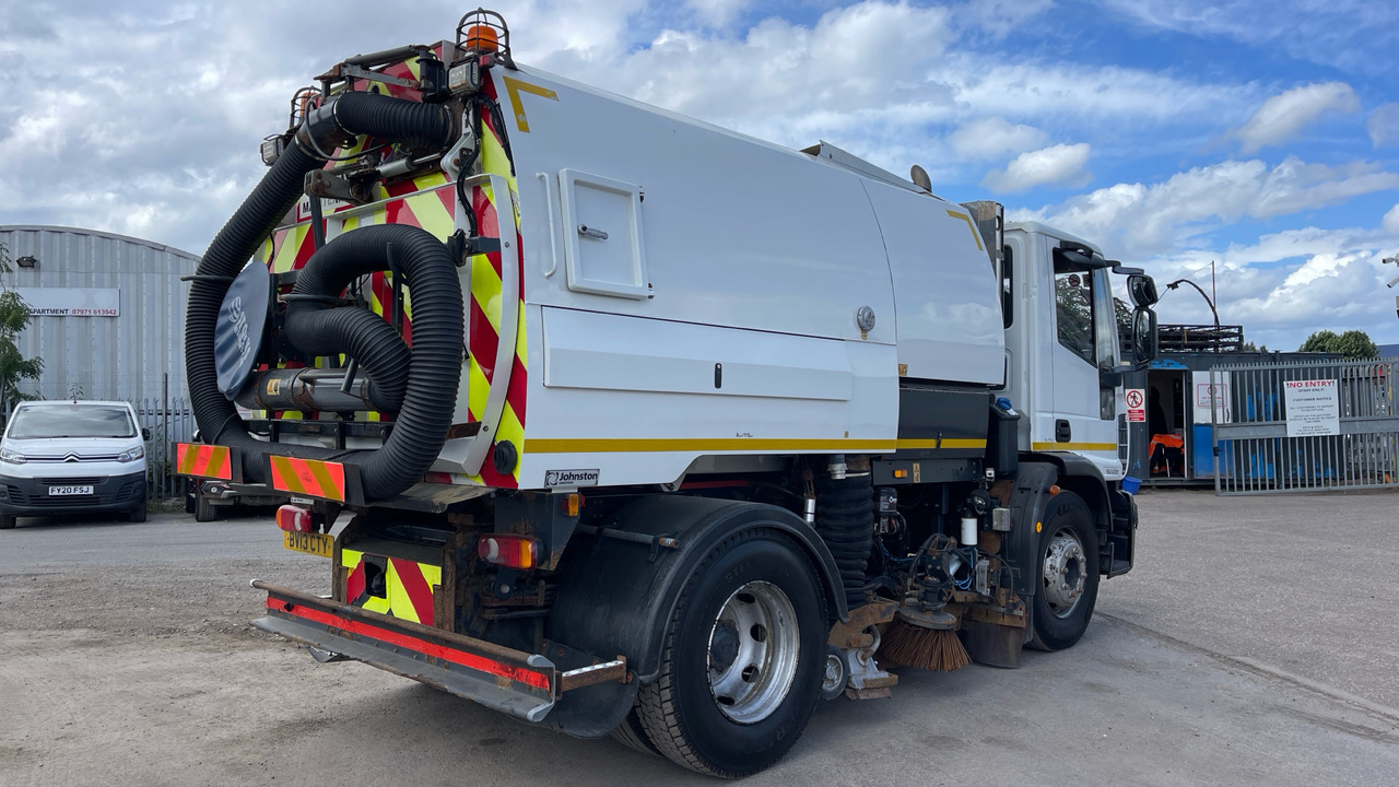 IVECO EUROCARGO 150E22 - Zametacie vozidlo: obrázok 4 IVECO EUROCARGO 150E22 - Zametacie vozidlo: obrázok 4
