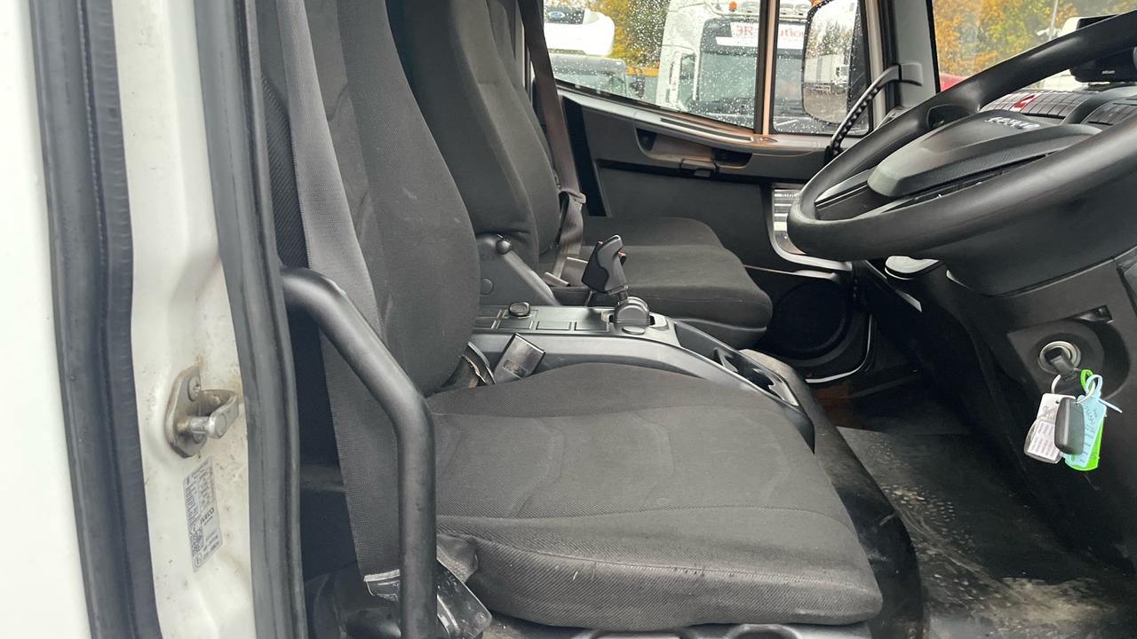 IVECO EUROCARGO 180-250 - Plachtové nákladné vozidlo: obrázok 5 IVECO EUROCARGO 180-250 - Plachtové nákladné vozidlo: obrázok 5