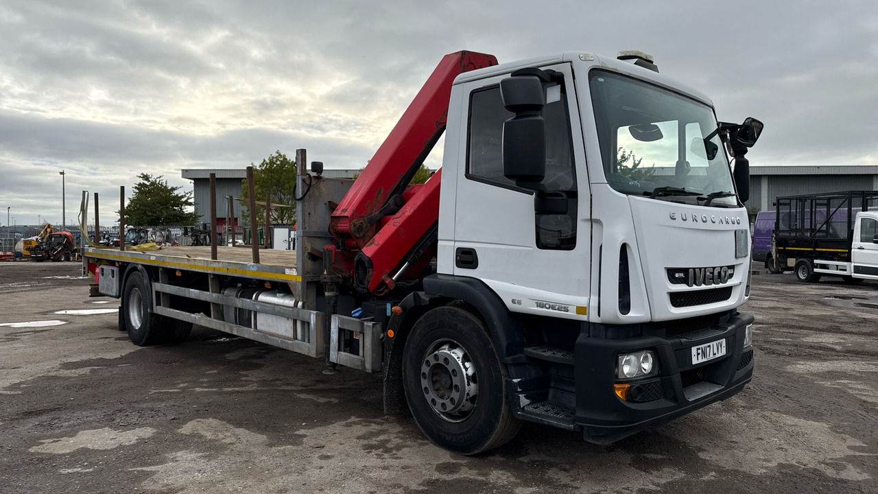 IVECO EUROCARGO 180E25 - Valníkový/ Plošinový nákladný automobil, Auto s hydraulickou rukou: obrázok 1 IVECO EUROCARGO 180E25 - Valníkový/ Plošinový nákladný automobil, Auto s hydraulickou rukou: obrázok 1