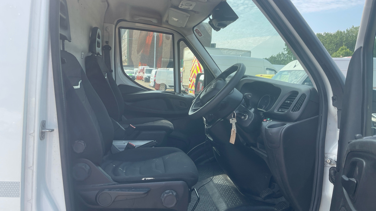 Iveco Daily 35-120 2.3 3520 WB - Furgon: obrázok 5 Iveco Daily 35-120 2.3 3520 WB - Furgon: obrázok 5