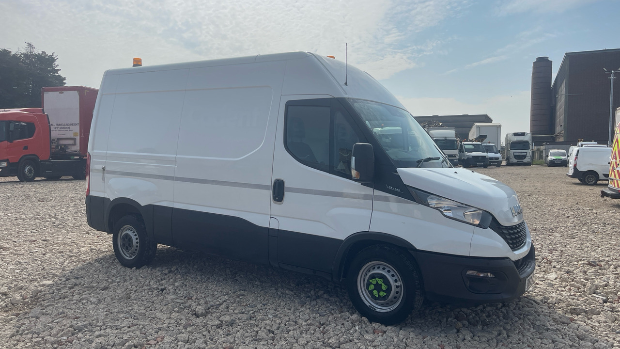 Iveco Daily 35-120 2.3 3520 WB - Furgon: obrázok 1 Iveco Daily 35-120 2.3 3520 WB - Furgon: obrázok 1