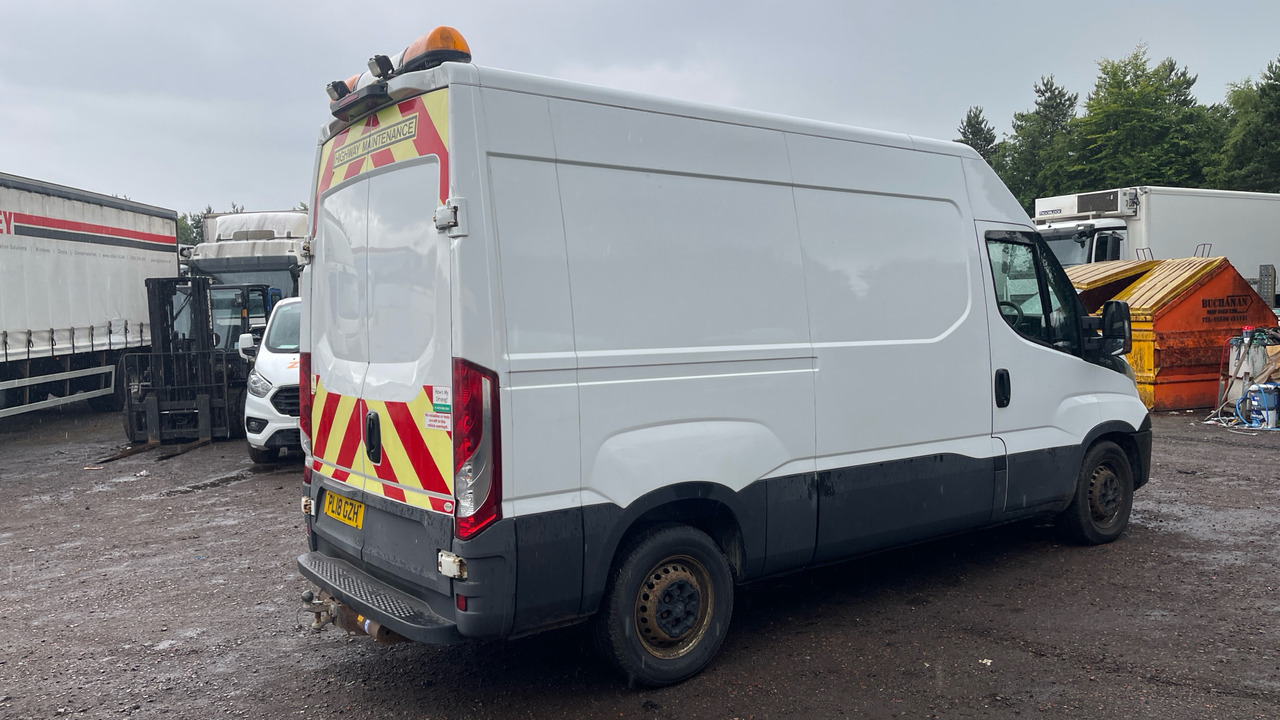 Iveco Daily 35-120 - Furgon: obrázok 4 Iveco Daily 35-120 - Furgon: obrázok 4