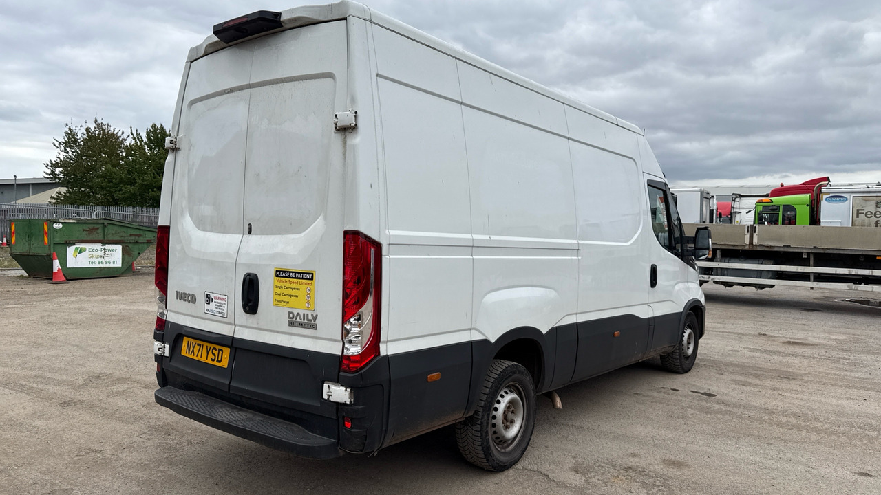 Iveco Daily 35-140 2.3 3520 WB - Furgon: obrázok 4 Iveco Daily 35-140 2.3 3520 WB - Furgon: obrázok 4