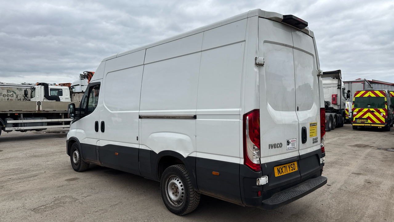 Iveco Daily 35-140 2.3 3520 WB - Furgon: obrázok 3 Iveco Daily 35-140 2.3 3520 WB - Furgon: obrázok 3