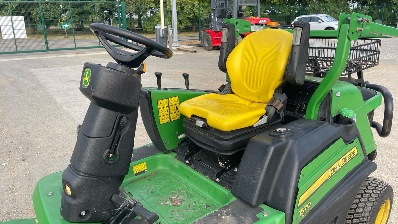JOHN DEERE 1570 1570 - Záhradná kosačka: obrázok 5 JOHN DEERE 1570 1570 - Záhradná kosačka: obrázok 5