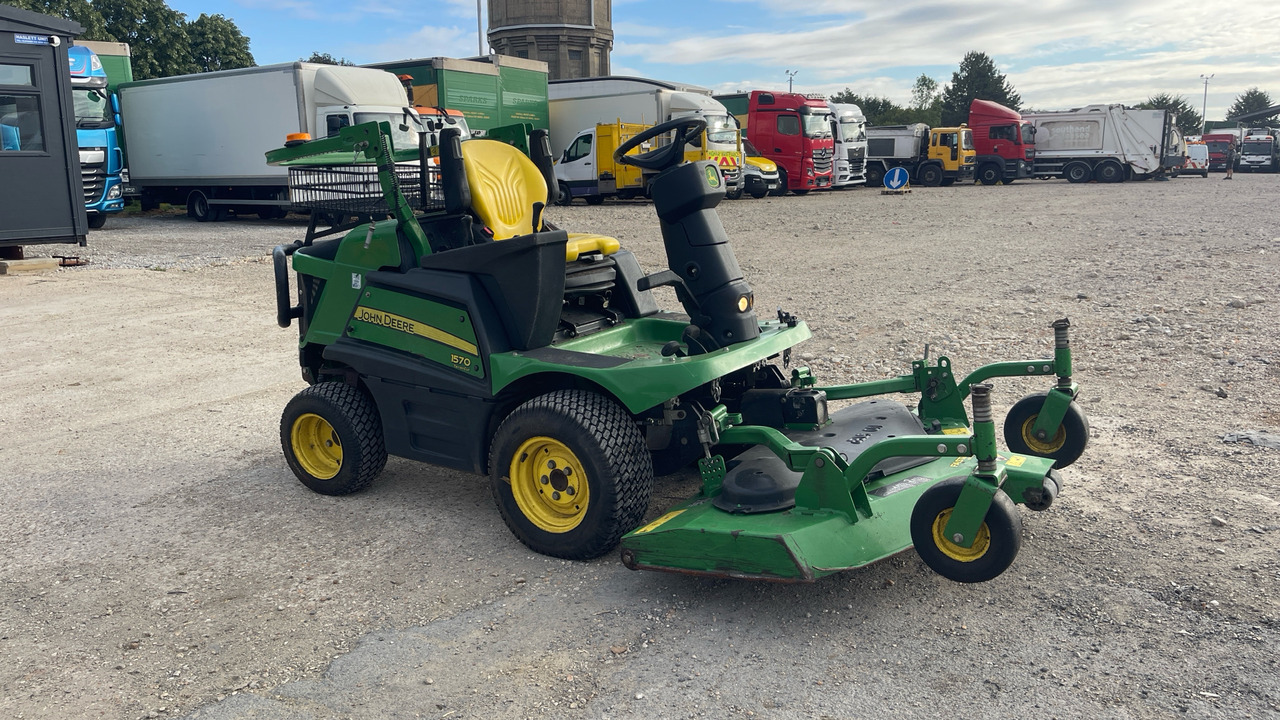 JOHN DEERE 1570 1570 - Záhradná kosačka: obrázok 1 JOHN DEERE 1570 1570 - Záhradná kosačka: obrázok 1
