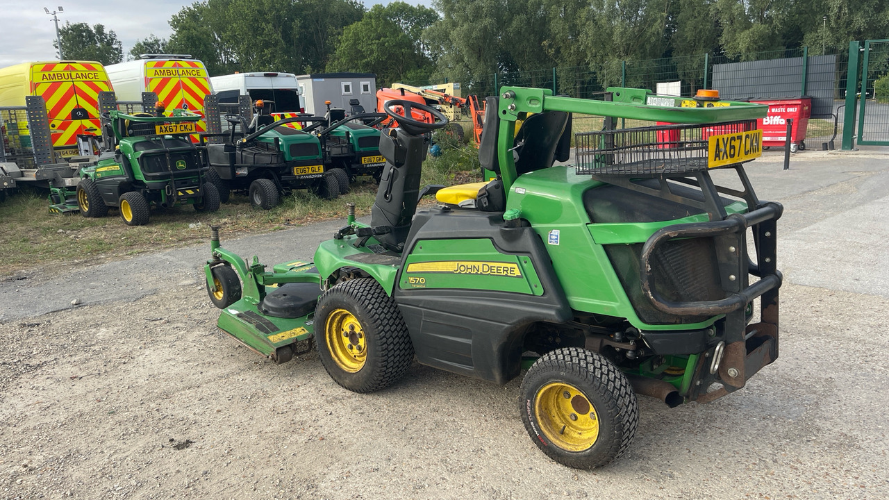 JOHN DEERE 1570 1570 - Záhradná kosačka: obrázok 3 JOHN DEERE 1570 1570 - Záhradná kosačka: obrázok 3