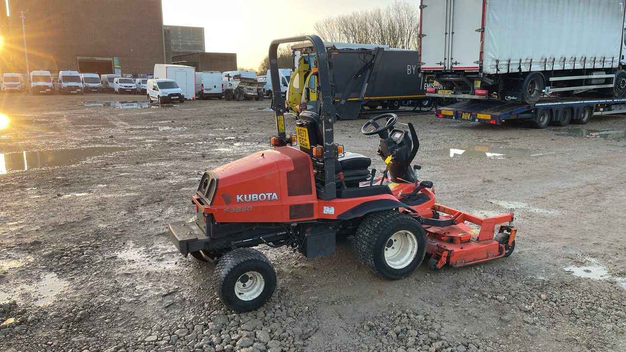 KUBOTA F3890 - Záhradná kosačka: obrázok 4 KUBOTA F3890 - Záhradná kosačka: obrázok 4